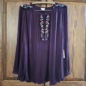 St John's Bay Floral Embroidered Peasant Top NWT